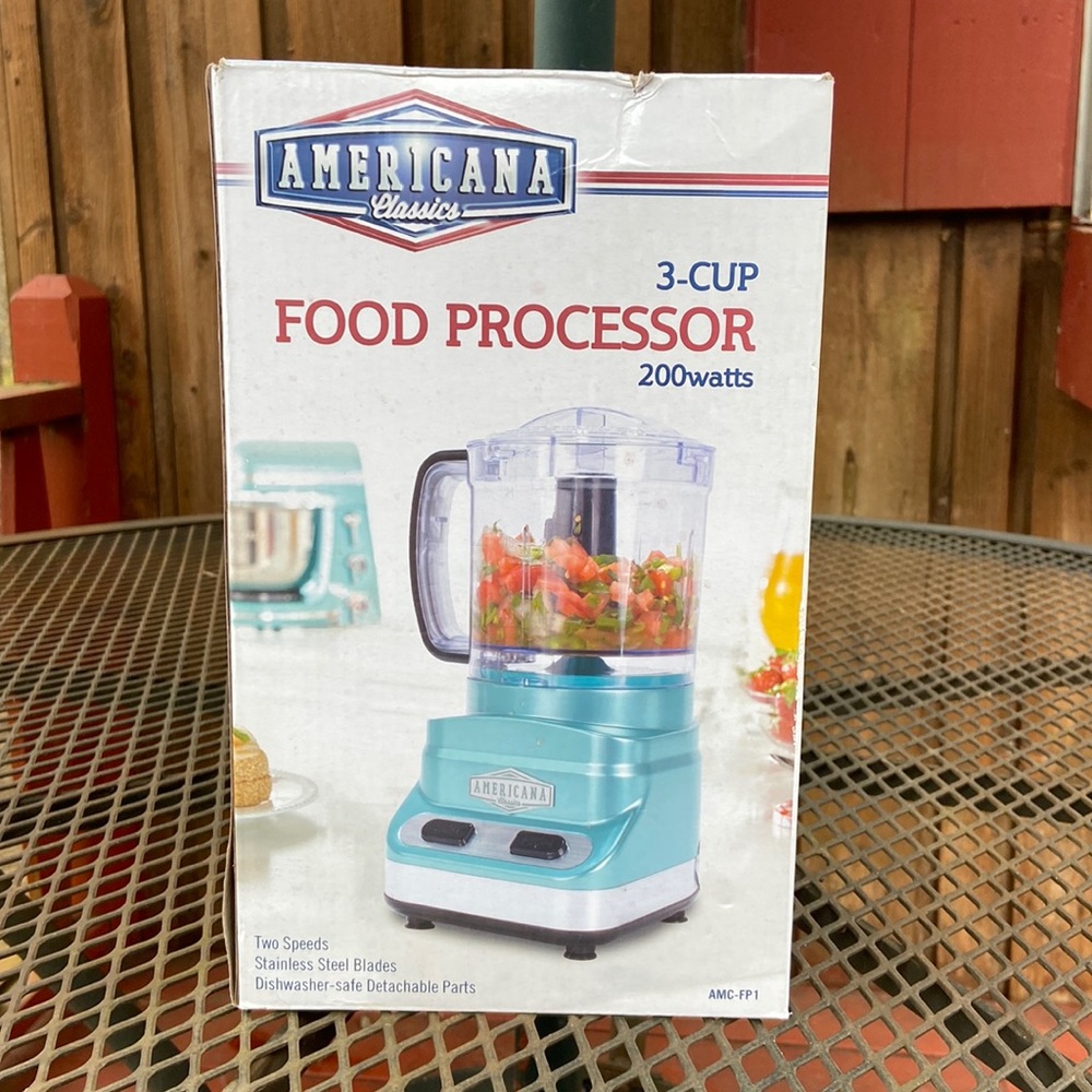 Americana Classics 3-Cup Food Processor 200 Watts